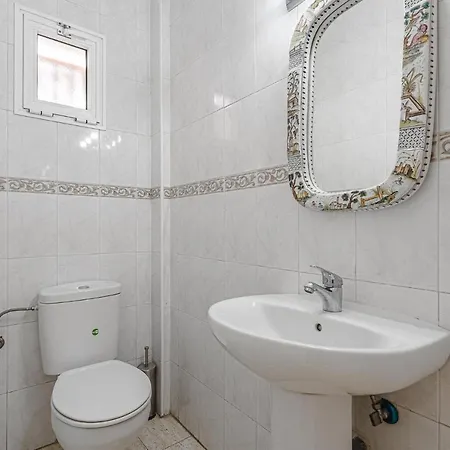 Red Large Family Apartment, Three Floors, 10 Guests Apartmán Costa Adeje (Tenerife)