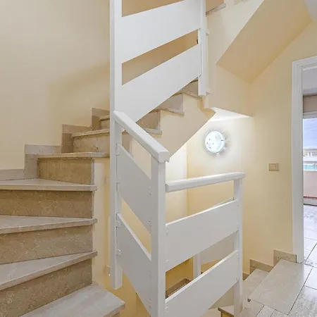 Red Large Family Apartment, Three Floors, 10 Guests Appartamento Costa Adeje (Tenerife)