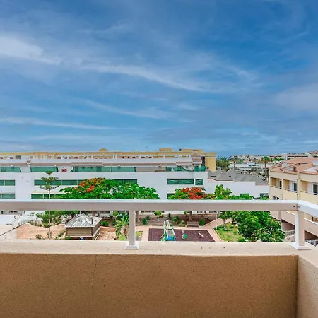 Appartamento Red Large Family Apartment, Three Floors, 10 Guests