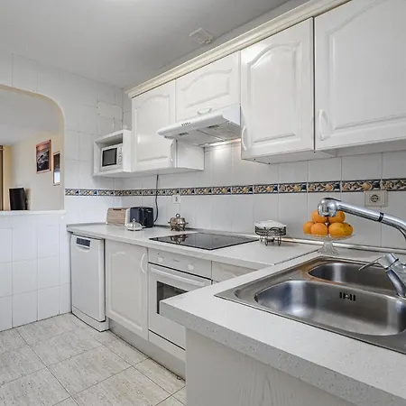 Appartamento Red Large Family Apartment, Three Floors, 10 Guests *
